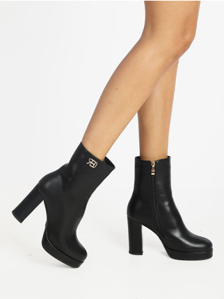 Women's ankle boots with heel and platform