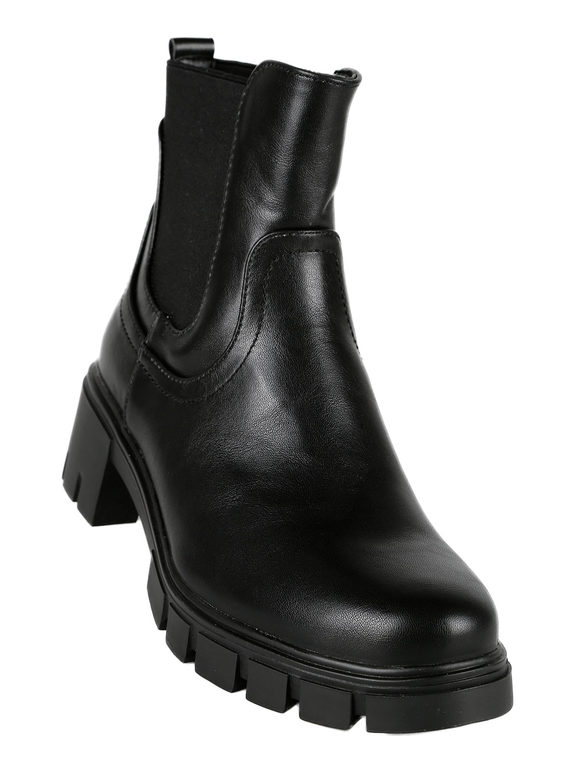 Women's ankle boots with heel