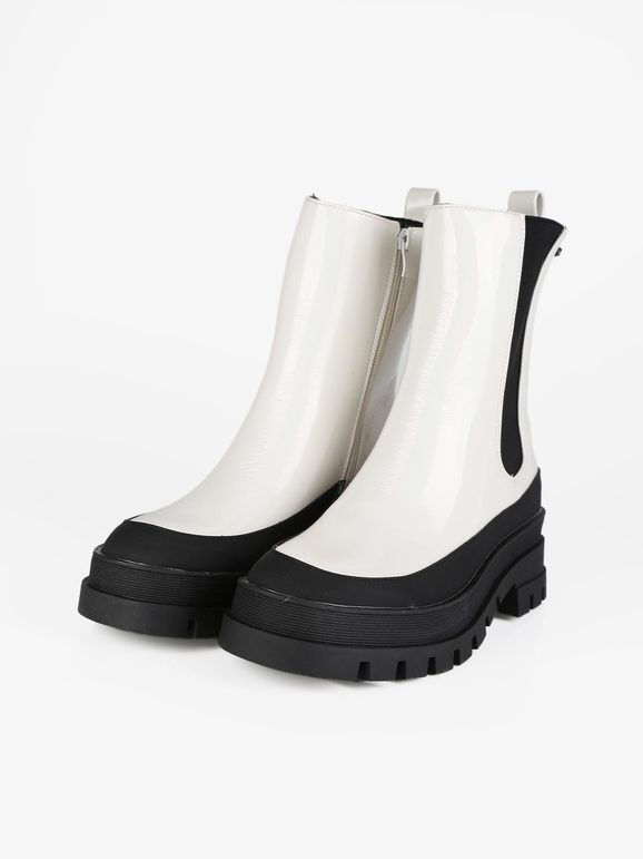 Women's ankle boots with platform