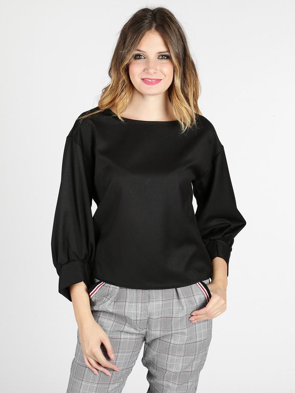 Women's blouse with balloon sleeves