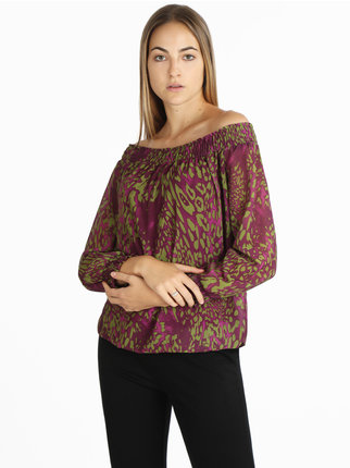 Women's blouse with boat neckline