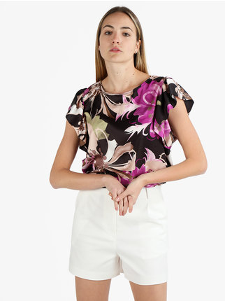 Women's blouse with print and ruffled sleeves