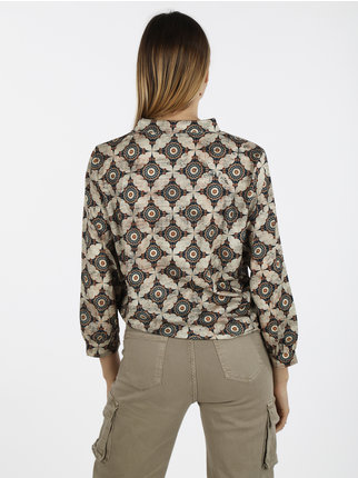 Women's blouse with prints and V-neck