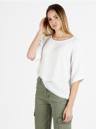 Women's blouse with short batwing sleeves
