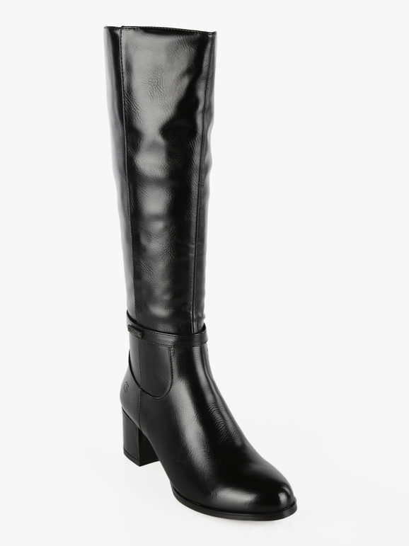 Women's boot with heel