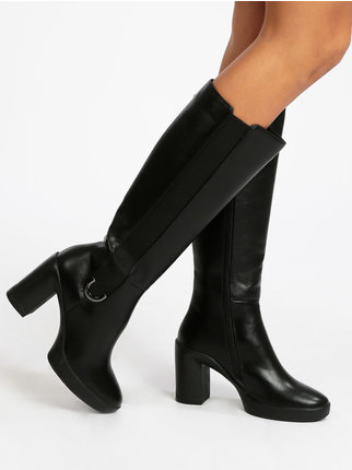 Women's boots with heel and platform