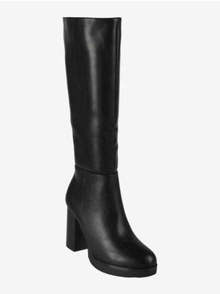 Women's boots with heel and platform