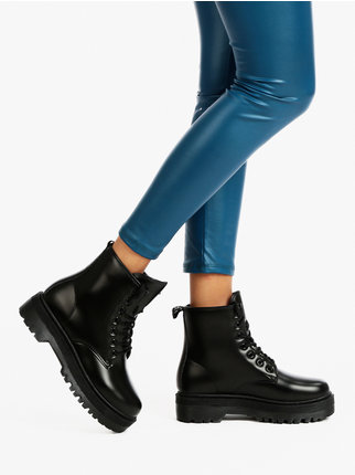 Women's boots with platform