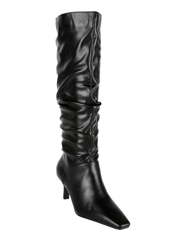 Women's boots with square toe