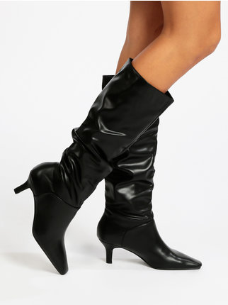 Women's boots with square toe