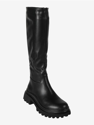Women's boots with wide heels