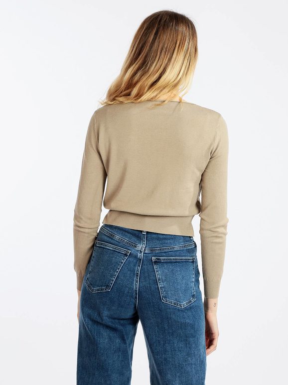 Women's cropped sweater with pockets