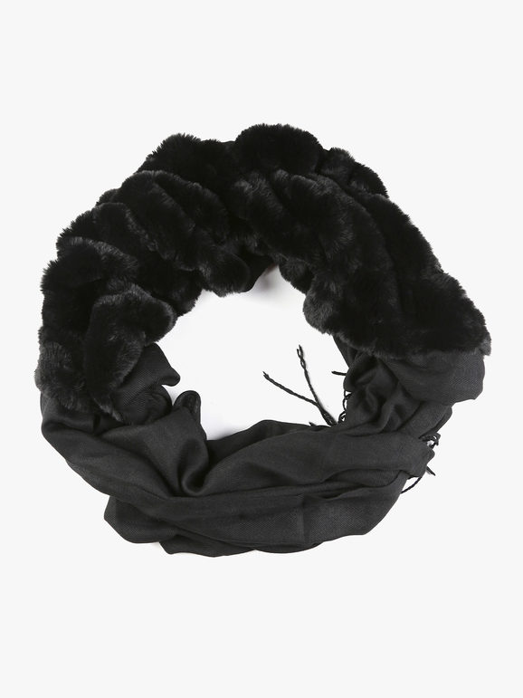 Women's faux fur scarf with fringes
