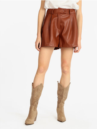 Women's faux leather shorts
