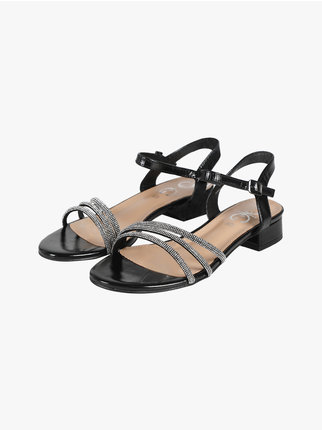 Women's flat sandals with rhinestones