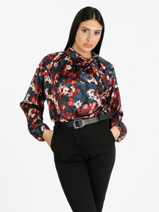 Women's high-necked blouse with prints