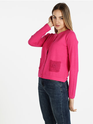 Women's knitted cardigan with embroidered pockets