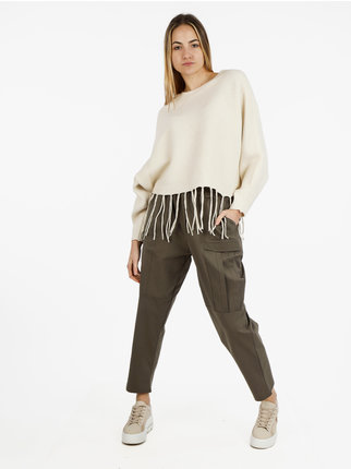 Women's knitted sweater with fringes