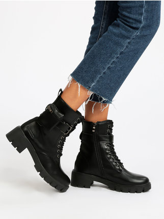Women's lace-up combat boots with pocket