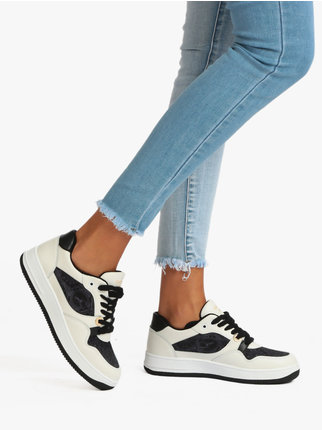 Women's lace-up sneakers with prints