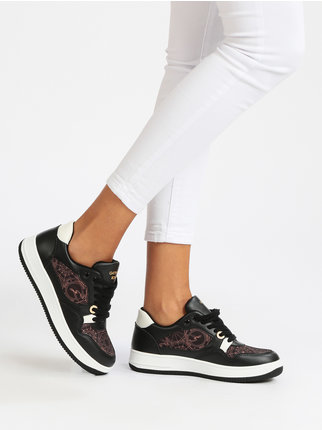Women's lace-up sneakers with prints