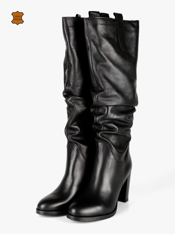 Women's leather boots with heel