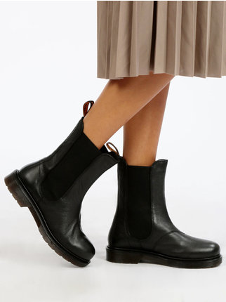 Women's leather chelsea boots