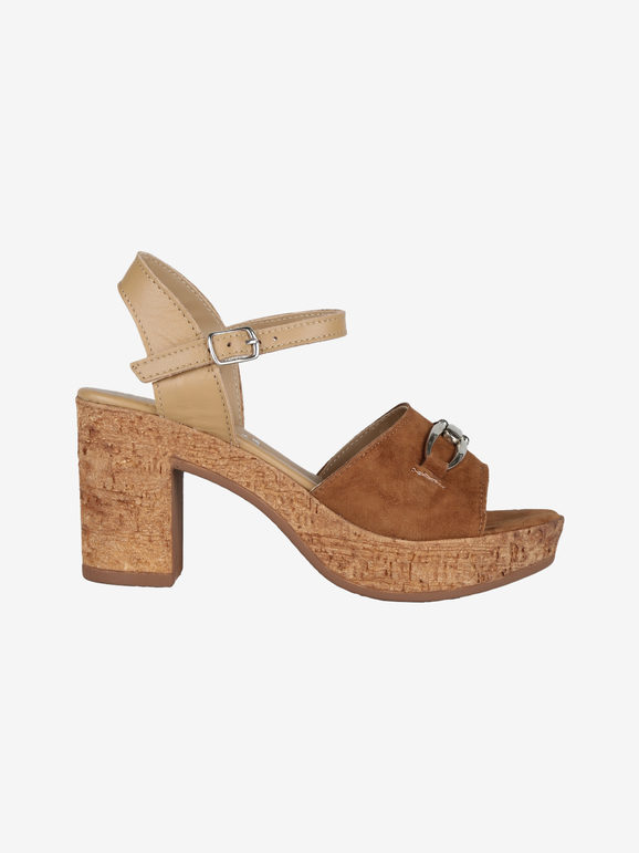 Women's leather sandals with buckle