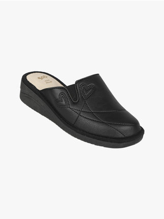 Women's leather slippers