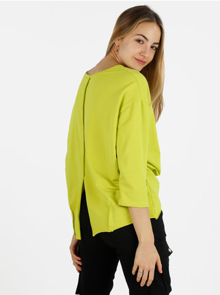 Women's long-sleeved t-shirt with back vent