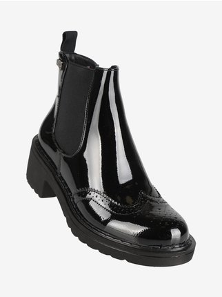 Women's patent leather Chelsea boots