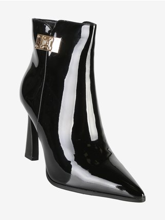 Women's pointed patent leather ankle boots