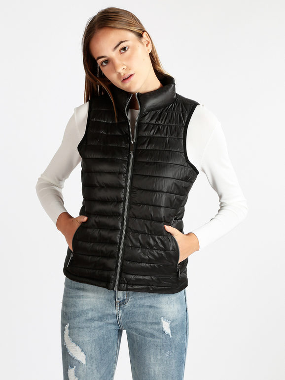Women's quilted sleeveless