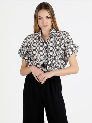 Women's short-sleeved blouse with knot