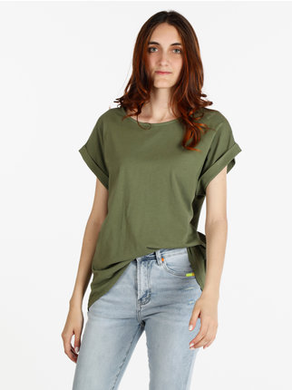 Women's short-sleeved T-shirt with buttons on the back