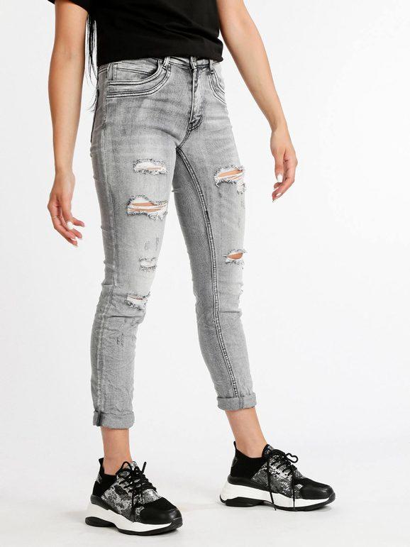 Women's skinny fit ripped jeans
