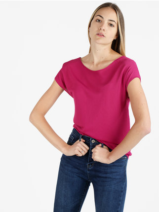 Women's sleeveless blouse with boat neckline