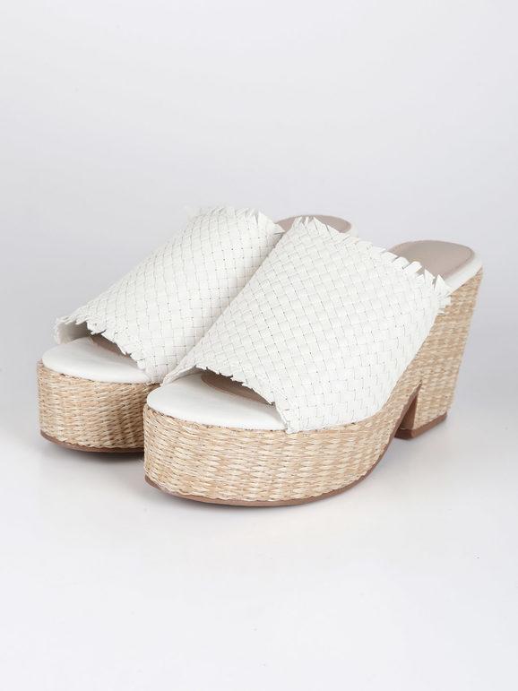 Women's slippers with heel and platform