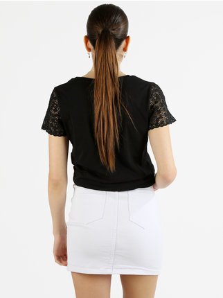 Women's T-shirt with macramé lace embroidery
