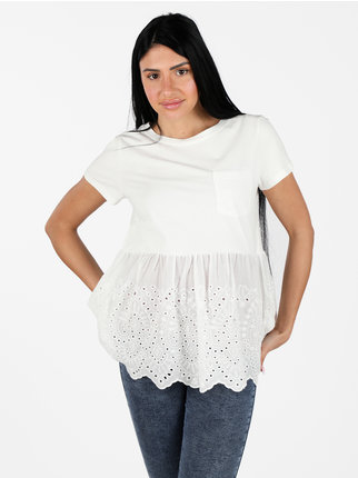 Women's T-shirt with pocket and macramé embroidery