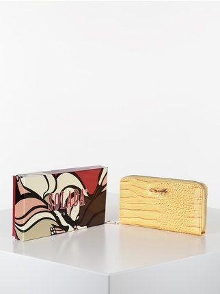 Women's wallet in faux leather with textured texture