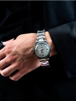 Wristwatch with steel strap