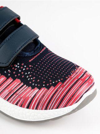 Zapatillas deportivas con roturas  azul / rojo